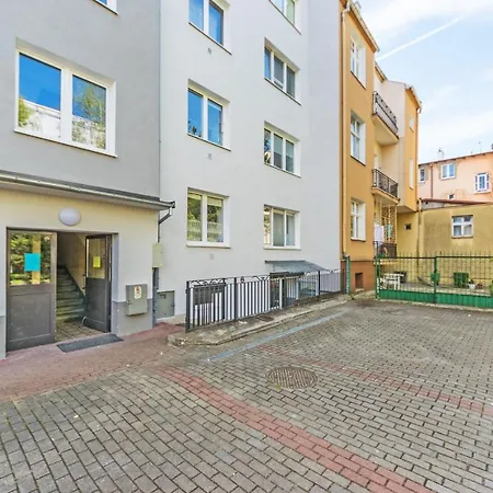 Pomorskie Pulaskiego-basement-przyziemie * Сопот